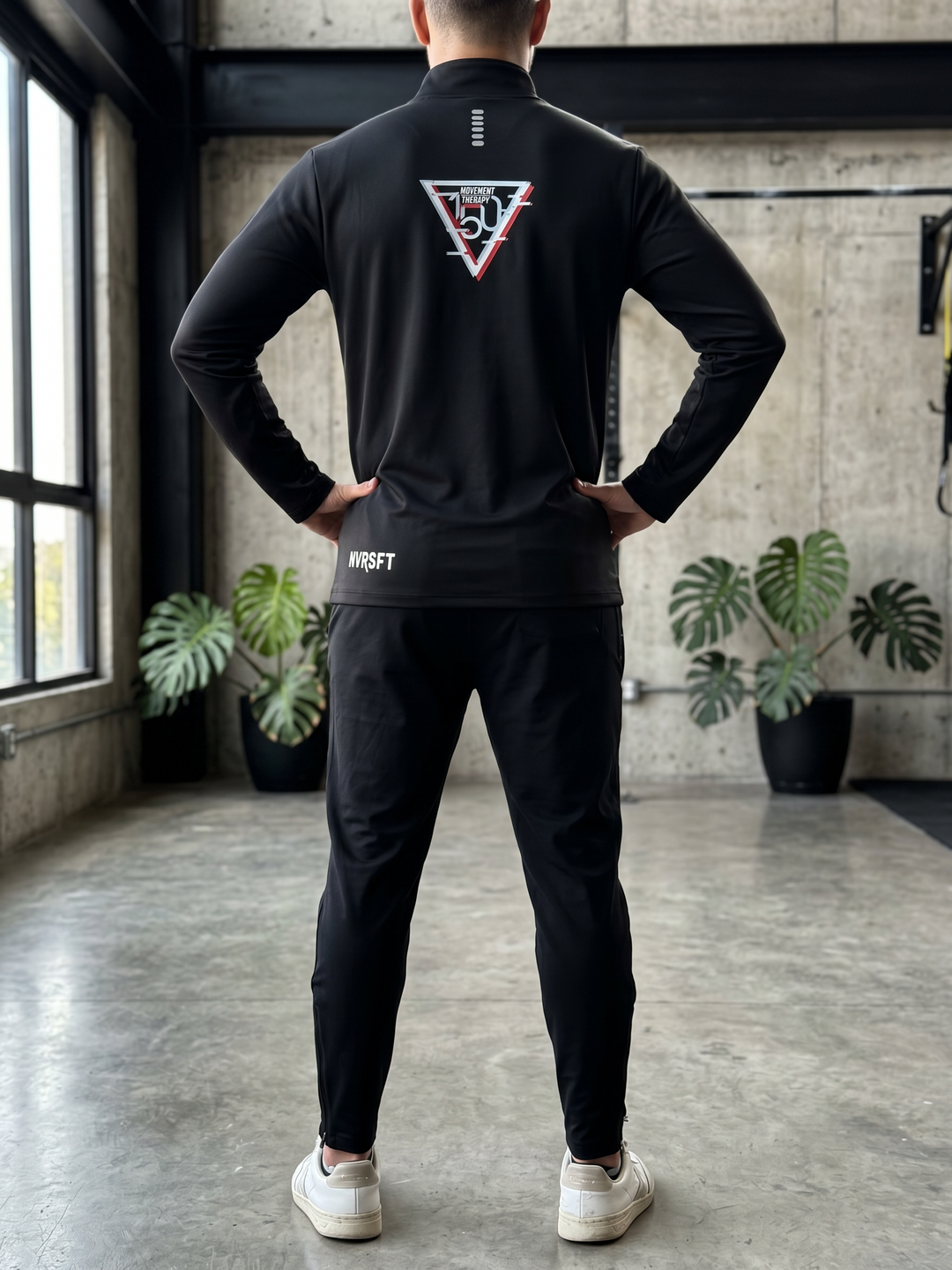 Sudadera Performance con Media Cremallera y Detalles Reflectantes para Hombre – Edición Therapy Movement
